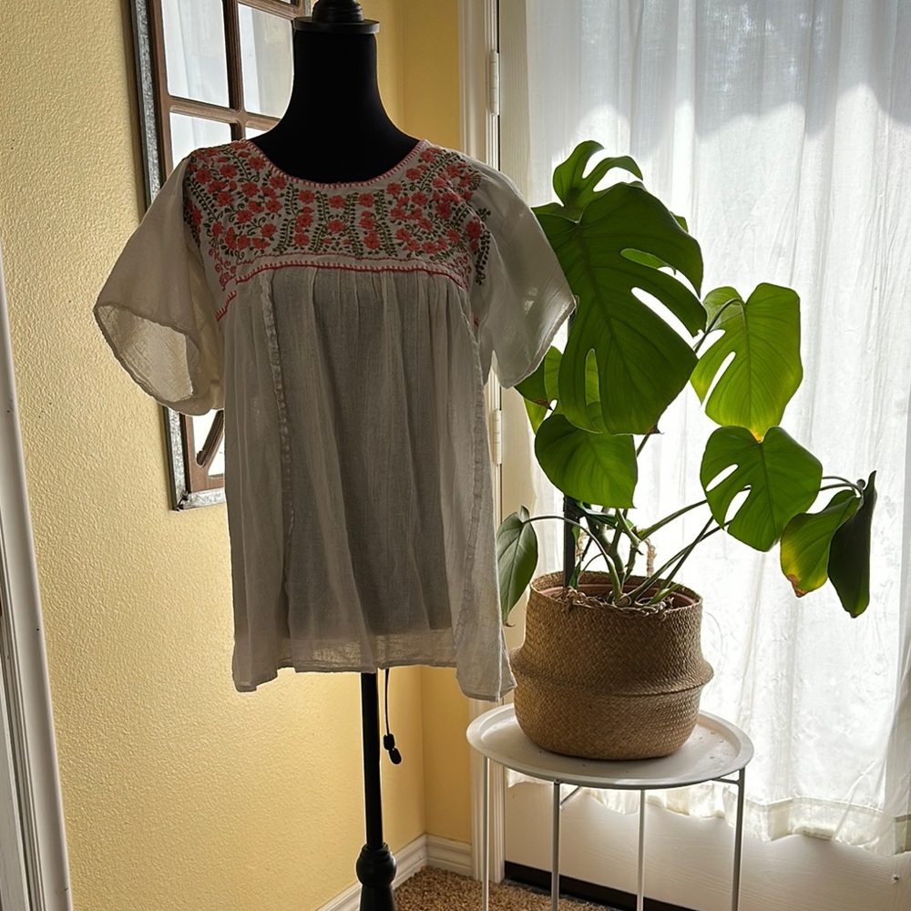 White with Floral Embroidered Boxy Blouse with Short Sleeves